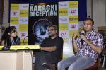 R Balki at the launch of Shatrujeet Nath_s book The Karachi Deception in Crossword, Mumbai on 13th Feb 2013 (23).JPG